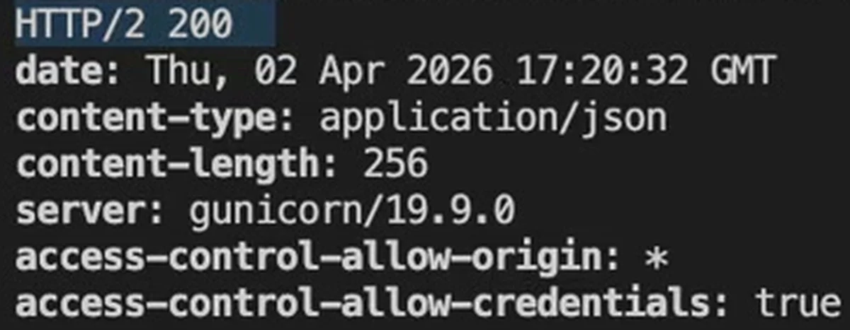 O curl -I retorna HTTP/2 200 no topo, seguido dos cabeçalhos da resposta