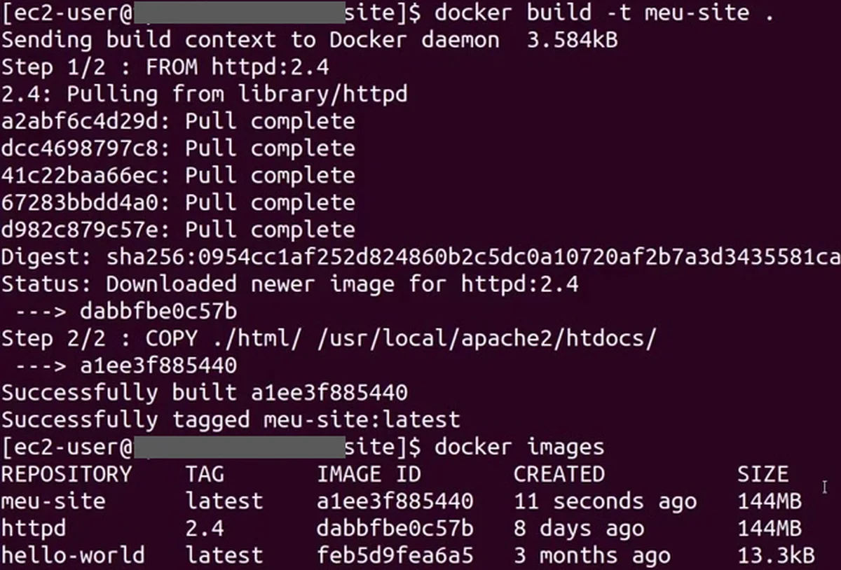 Saída do docker build com os dois passos do Dockerfile (FROM httpd:2.4 e COPY) e a lista do docker images, com a imagem meu-site criada há 11 segundos, 144MB