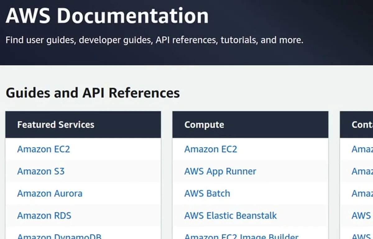 A página inicial da documentação da AWS, com os guias e referências agrupados por serviço