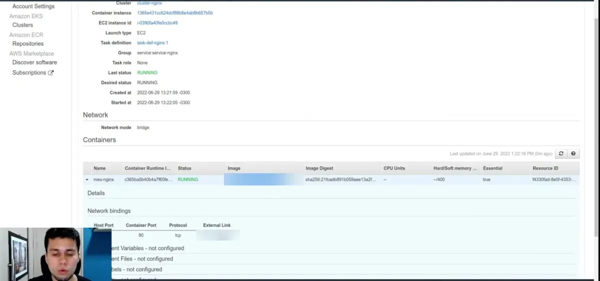 A task no ECS: meu-nginx em RUNNING, porta 80 e o link externo (conta borrada)