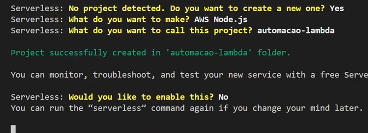 O terminal do VS Code após rodar serverless: criar projeto novo, template AWS Node.js, nome automacao-lambda e a pergunta de monitoramento respondida com No